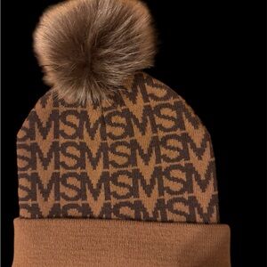 Steve Madden Brown Knit Beanie with real fur Pom Pom never used